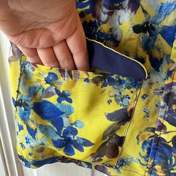 Crocodile Ladies Blue & Yellow Mesh Floral Zippered Vest Pockets Size Medium - Picture 4 of 8